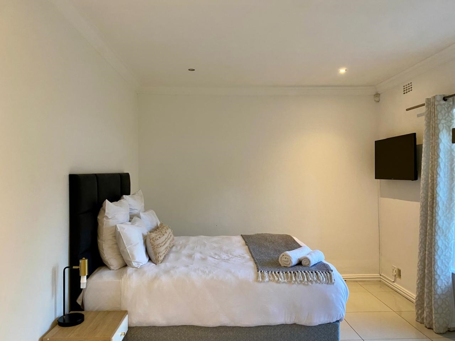 5 Bedroom Property for Sale in Constantia Western Cape